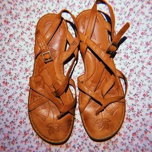 BORN sandals in good condition